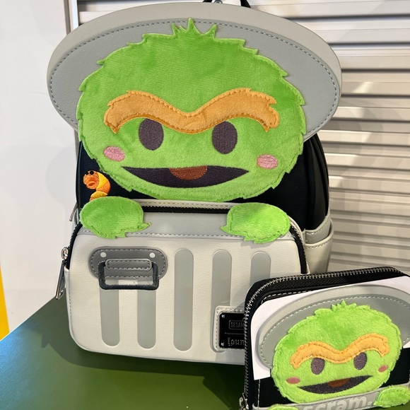 LOUNGEFLY OSCAR THE GROUCH BACKPACK WALLET SET NEW main image 9